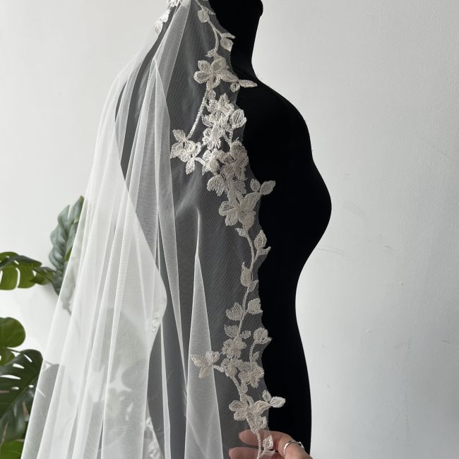 mantilla veil wedding