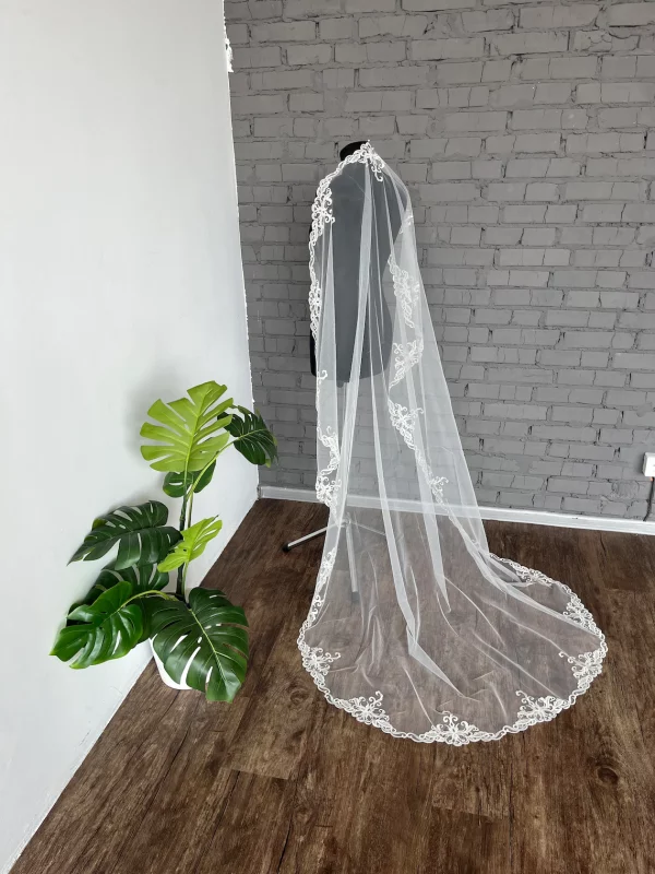 mantilla veil lace