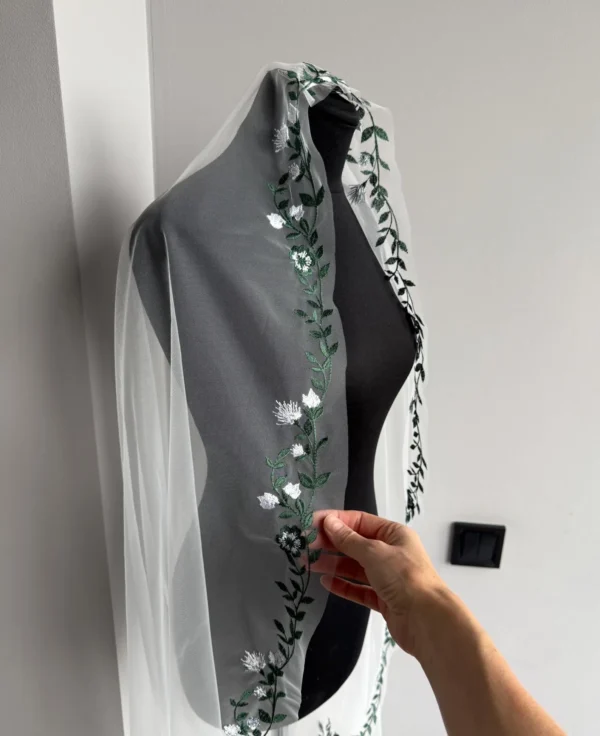 veil mantilla