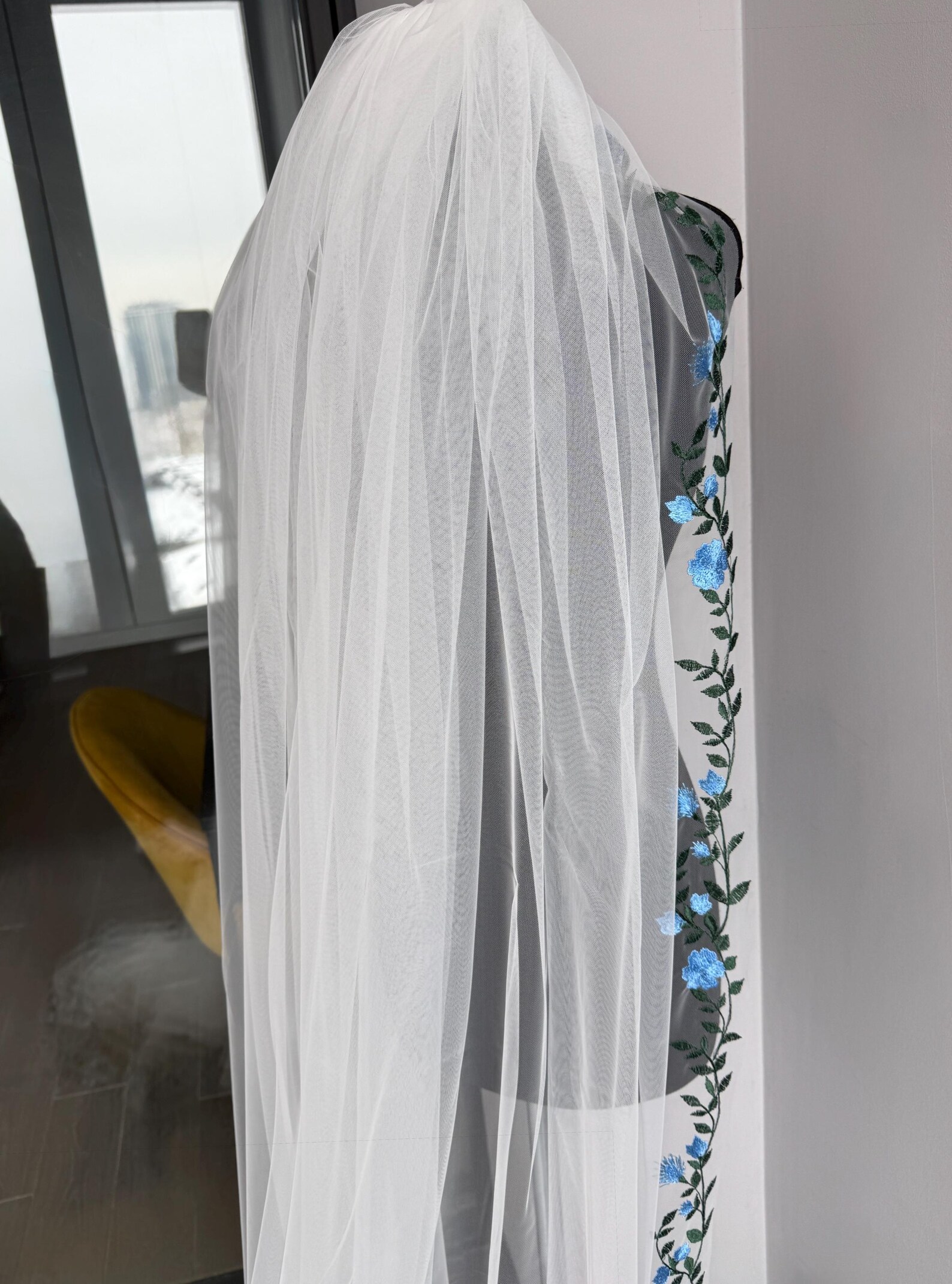 il 1588xN.7685163110 ojtg Blue Wedding Embroidered Veil