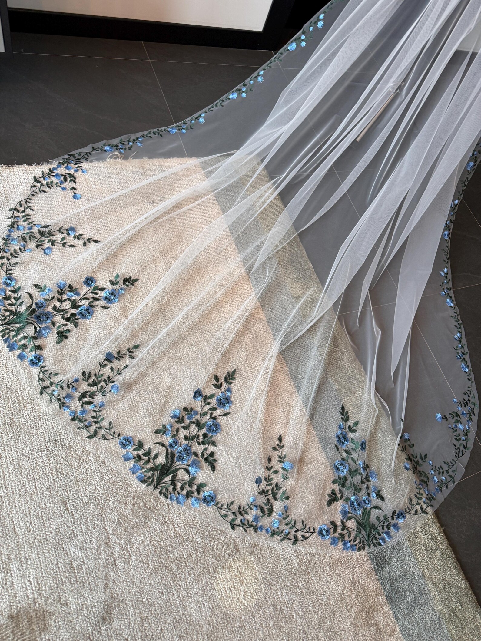il 1588xN.7733107349 ssfa Romantic Blue Floral Embroidered Veil for Bride